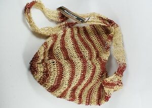 Shigra o bolso Waorani tegido a mano líneas marrón claro